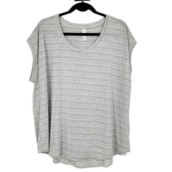 Athleta Cloudlight Stratus Striped Tee Cap Sleeve T-Shirt Size 1X - Picture 2 of 6